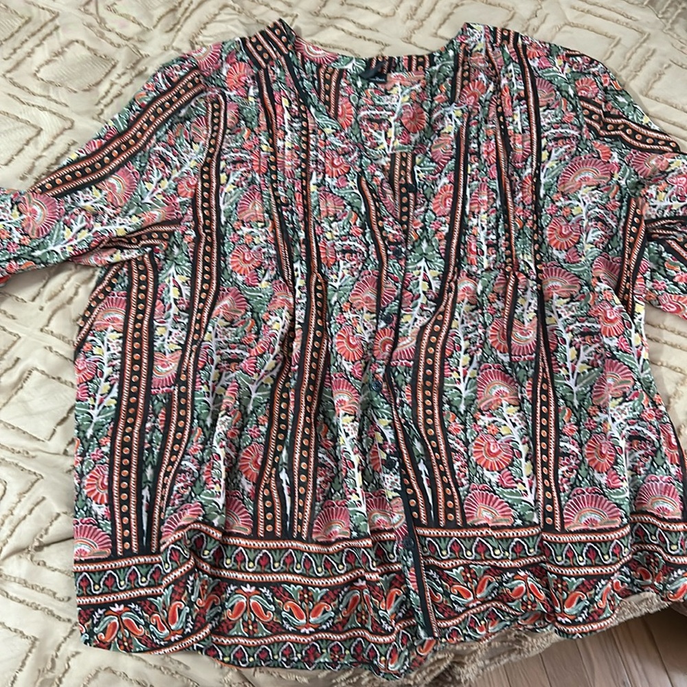 New direction 3/4 sleeve multi color top